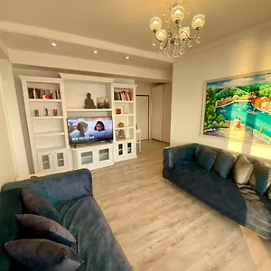 Bellevue 3 Bdm Apartament